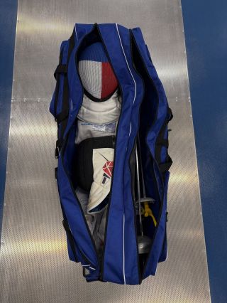 Kolečková taška Rubyfencing SENIOR dostupná v modré barvě 💙 protože modrá (je dobrá) 🙌🤺 Více na https:...